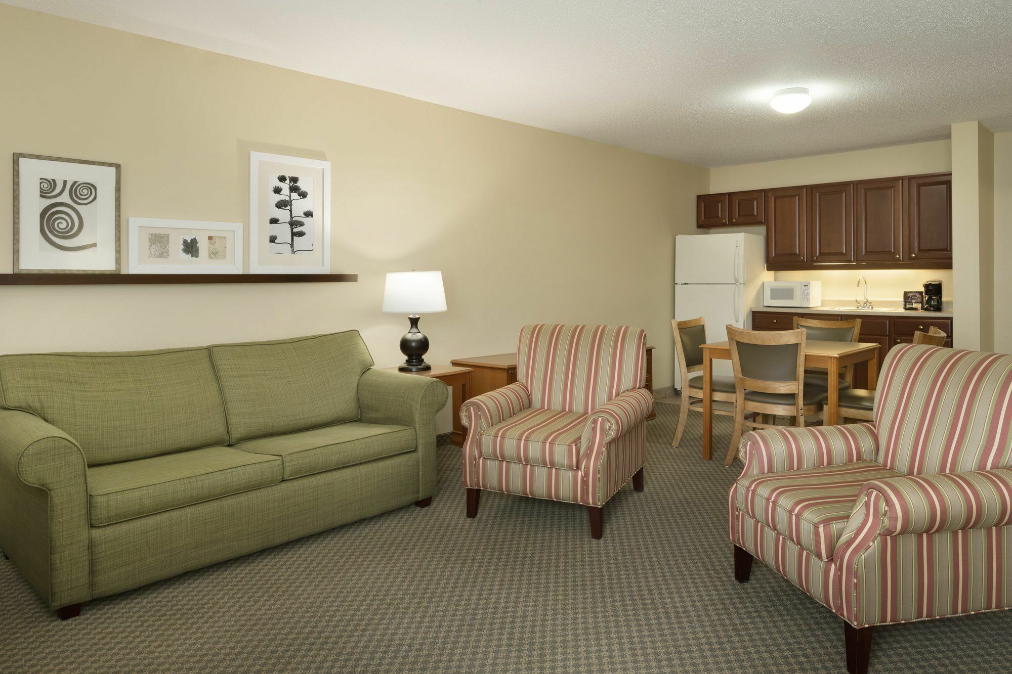 Country Inn & Suites By Radisson, Grinnell, Ia Bagian luar foto